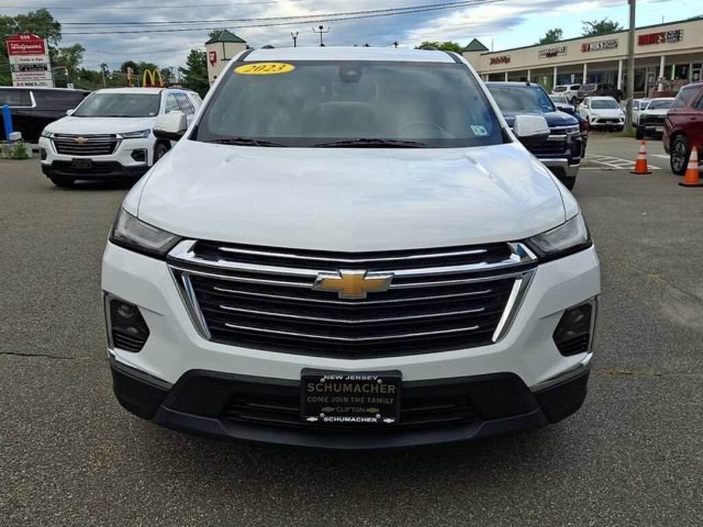 Used 2023 Chevrolet Traverse LT Cloth SUV