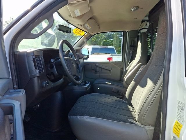 2025 GMC Savana Cargo Work Van - Photo 23