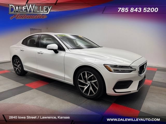 2020 Volvo S60 T6 Momentum AWD's photo