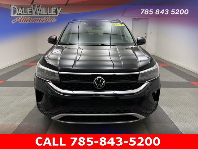 Used 2023 Volkswagen Taos SE with VIN 3VVEX7B26PM301616 for sale in Kansas City