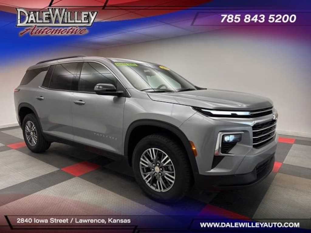 Used 2025 Chevrolet Traverse LT SUV