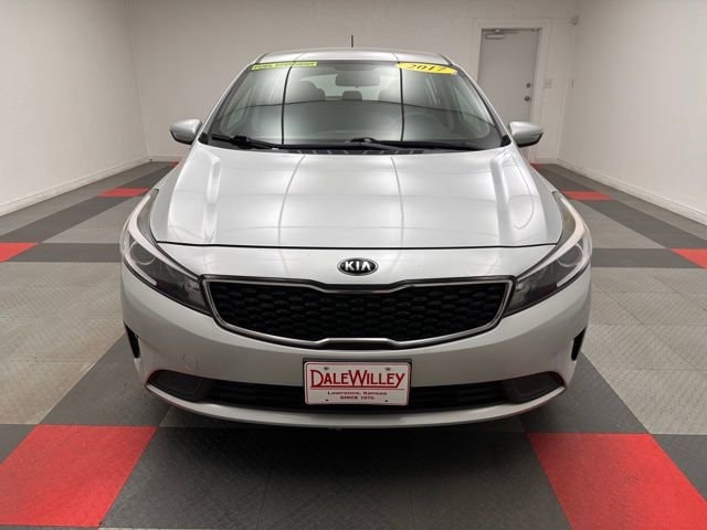 Used 2017 Kia Forte5 LX with VIN KNAFK5A8XH5698490 for sale in Kansas City