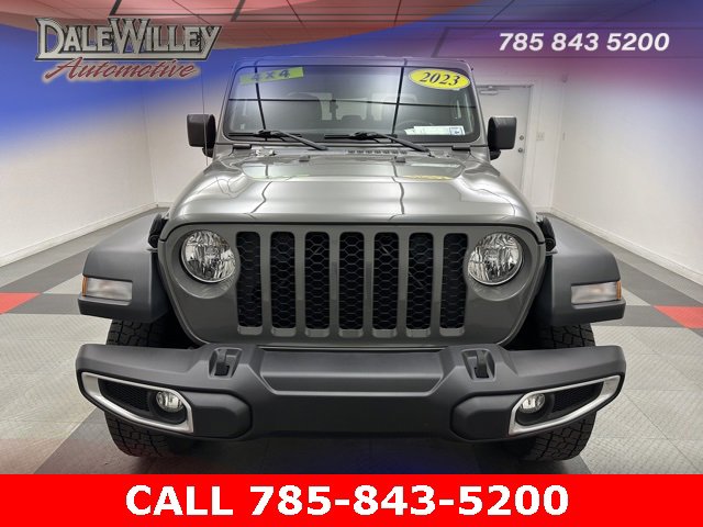 Used 2023 Jeep Gladiator Sport S with VIN 1C6HJTAG4PL529223 for sale in Kansas City