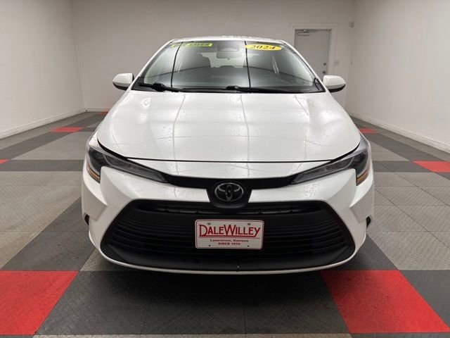 Used 2024 Toyota Corolla LE with VIN 5YFB4MDE1RP190517 for sale in Kansas City