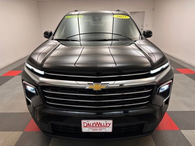 Used 2025 Chevrolet Traverse LT with VIN 1GNEVGRS0SJ159660 for sale in Kansas City