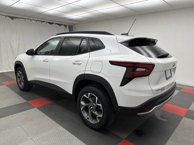 2026 Chevrolet Trax LT photo 4