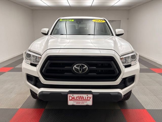Used 2021 Toyota Tacoma SR with VIN 3TYAX5GN4MT018202 for sale in Kansas City