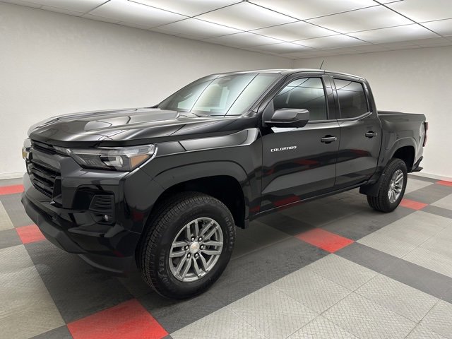 2026 Chevrolet Colorado LT photo 2