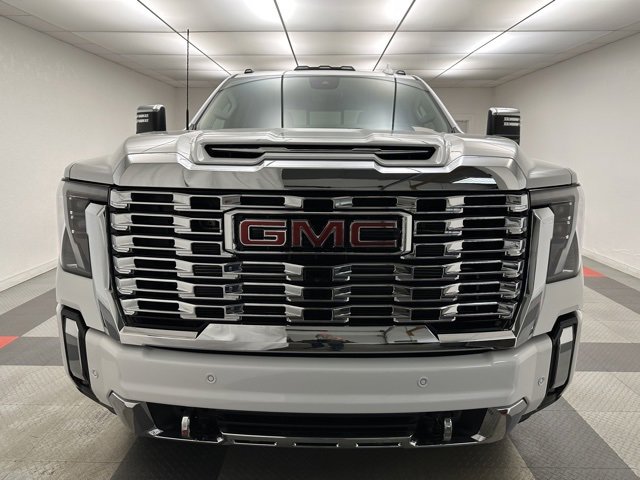 2026 Gmc Sierra 3500 HD Denali photo 2