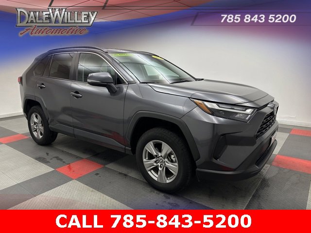 2024 Toyota RAV4 XLE's photo