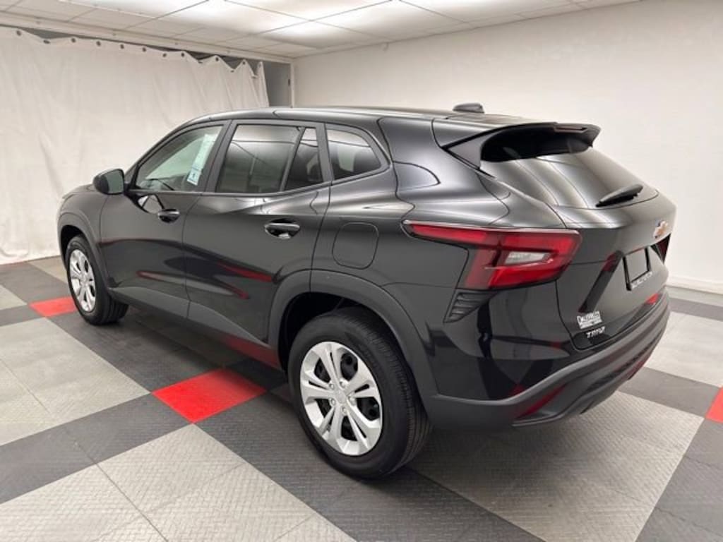 Used 2025 Chevrolet Trax LS SUV