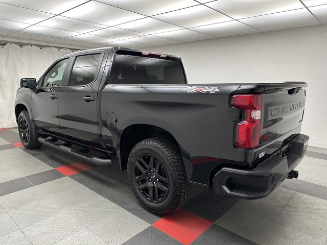 2025 Chevrolet Silverado 1500 Custom photo 2