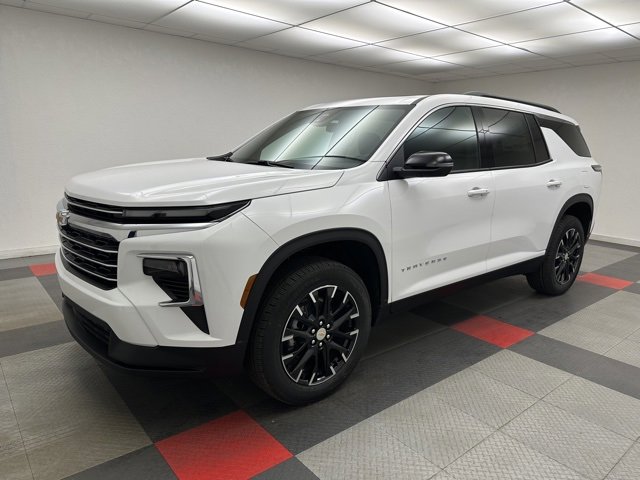 2026 Chevrolet Traverse photo 2