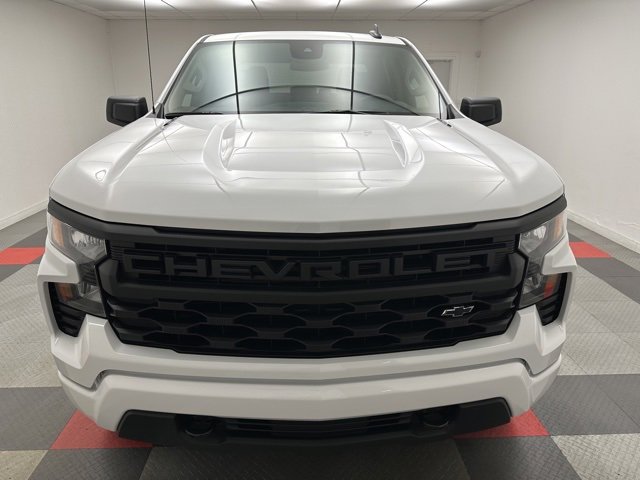 2025 Chevrolet Silverado 1500 Custom photo 2