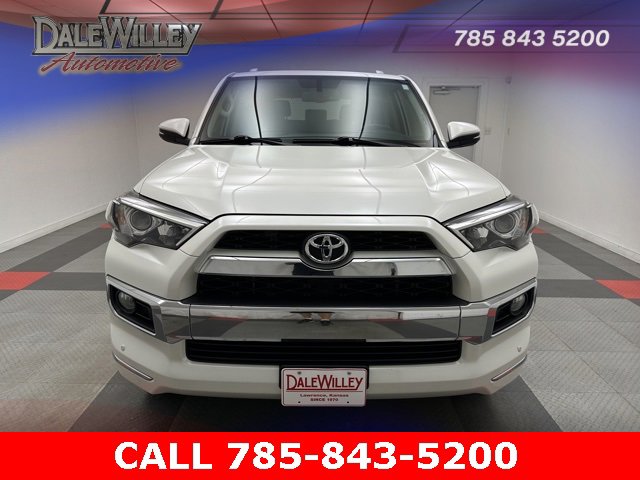 2018 Toyota 4Runner SR5 photo 2