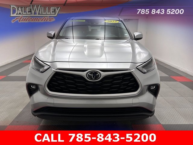 Used 2023 Toyota Highlander LE with VIN 5TDKDRAH2PS048080 for sale in Kansas City