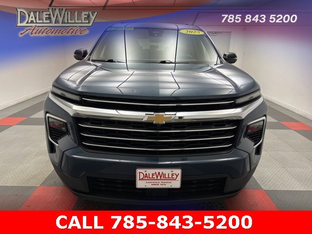 Used 2025 Chevrolet Traverse LT with VIN 1GNEVGRS9SJ142307 for sale in Kansas City