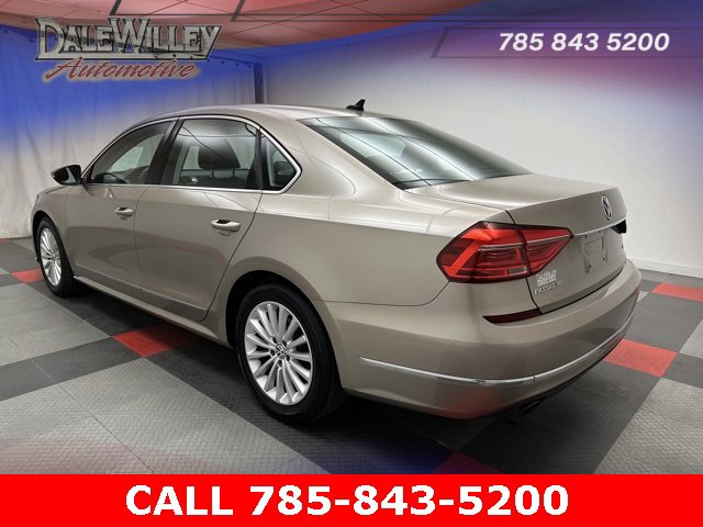 2016 Volkswagen Passat SE photo 4