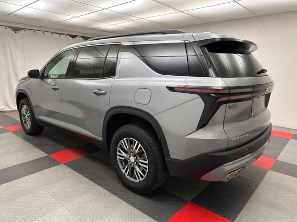 Used 2026 Chevrolet Traverse LT SUV