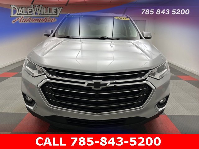 Used 2019 Chevrolet Traverse 1LT with VIN 1GNERGKW7KJ264567 for sale in Kansas City