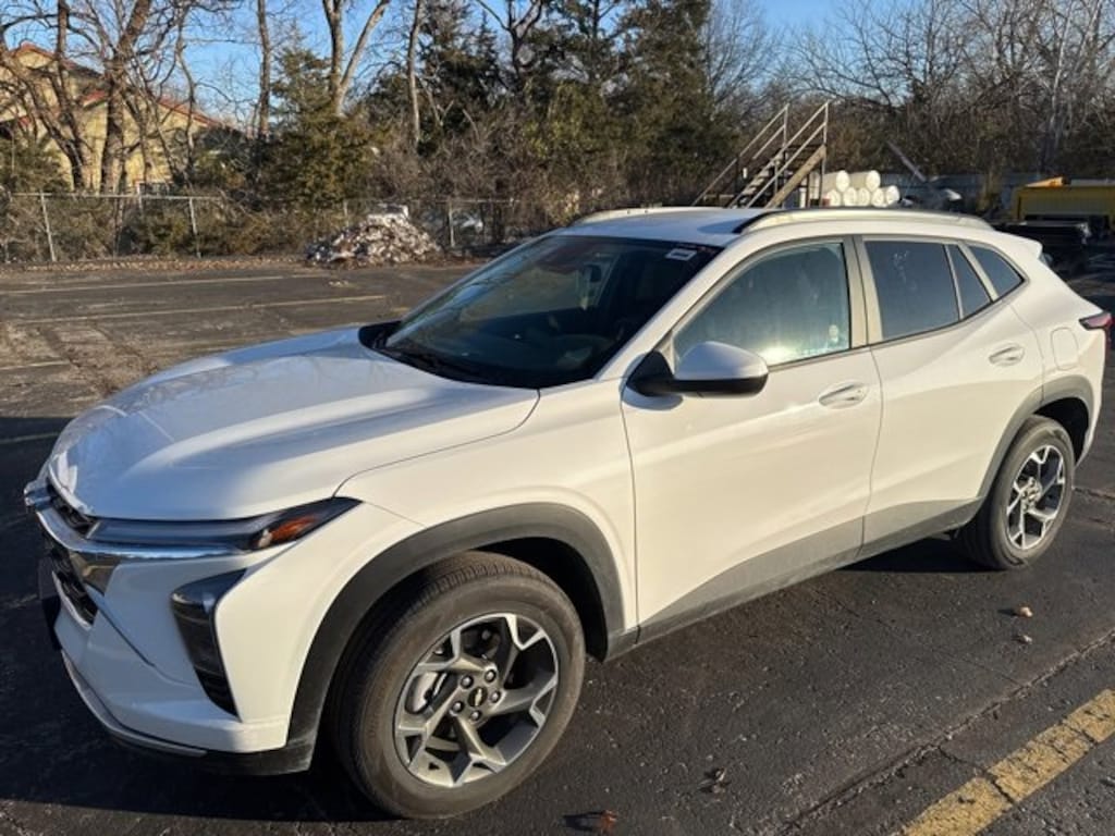 Used 2025 Chevrolet Trax LT SUV