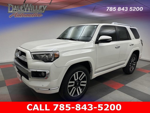 2018 Toyota 4Runner SR5 photo 3