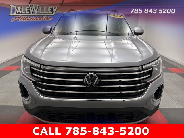 Used 2024 Volkswagen Atlas SE w/Tech with VIN 1V2HR2CA1RC532988 for sale in Kansas City