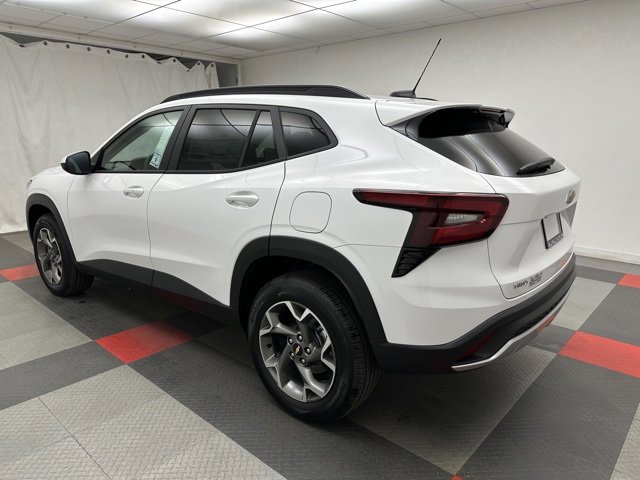 2026 Chevrolet Trax LT photo 3