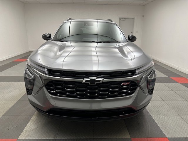 2025 Chevrolet Trax photo 2