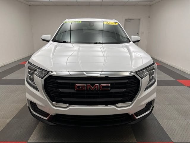 Used 2024 GMC Terrain SLE with VIN 3GKALMEG8RL106452 for sale in Kansas City