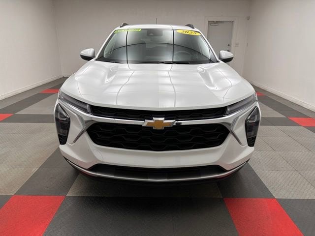 Used 2025 Chevrolet Trax LT with VIN KL77LHEP4SC167793 for sale in Kansas City