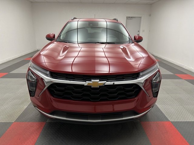 2026 Chevrolet Trax LT photo 2