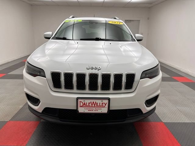 Used 2021 Jeep Cherokee Latitude with VIN 1C4PJMCB6MD230138 for sale in Kansas City