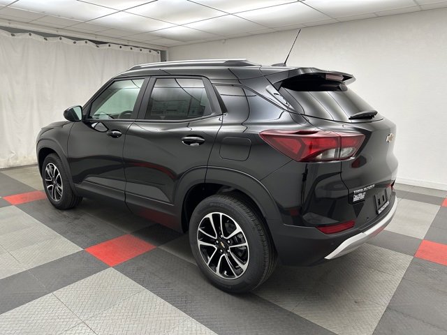2026 Chevrolet Trailblazer LT photo 2