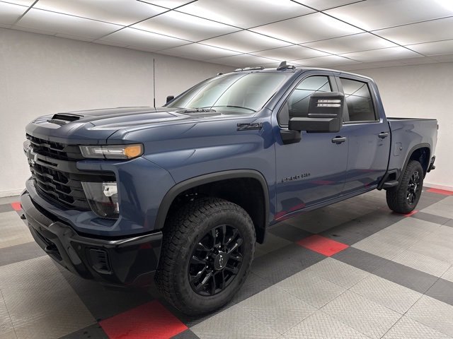 2026 Chevrolet Silverado 2500HD Custom photo 3