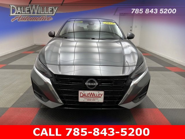 Used 2023 Nissan Altima SV with VIN 1N4BL4DV3PN358287 for sale in Kansas City