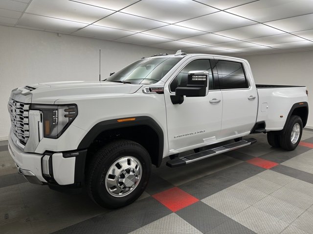 2026 Gmc Sierra 3500 HD Denali photo 3