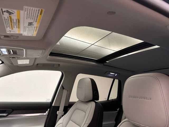 2026 GMC Terrain Denali - Photo 9