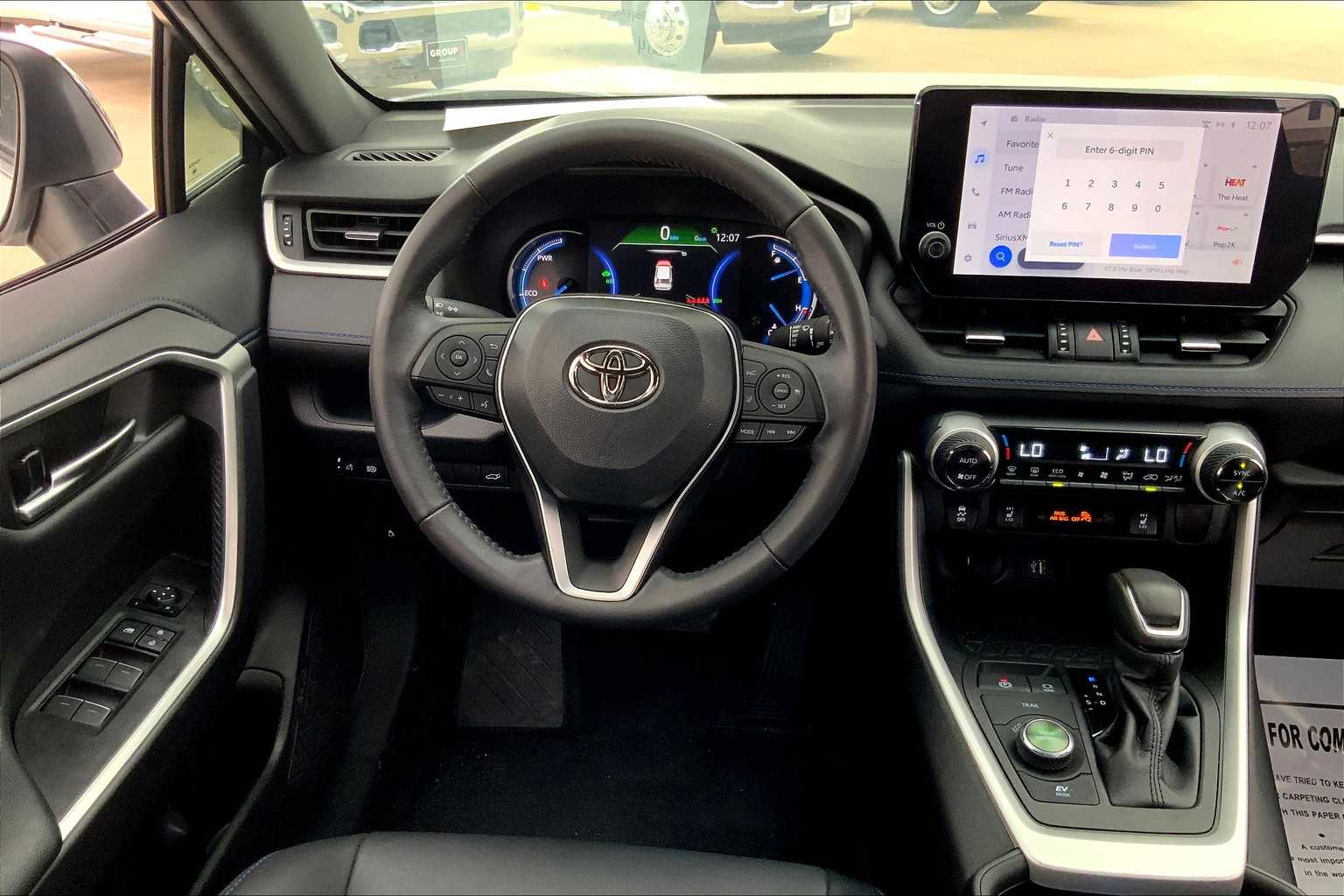 2023 Toyota RAV4 Hybrid XSE photo 4