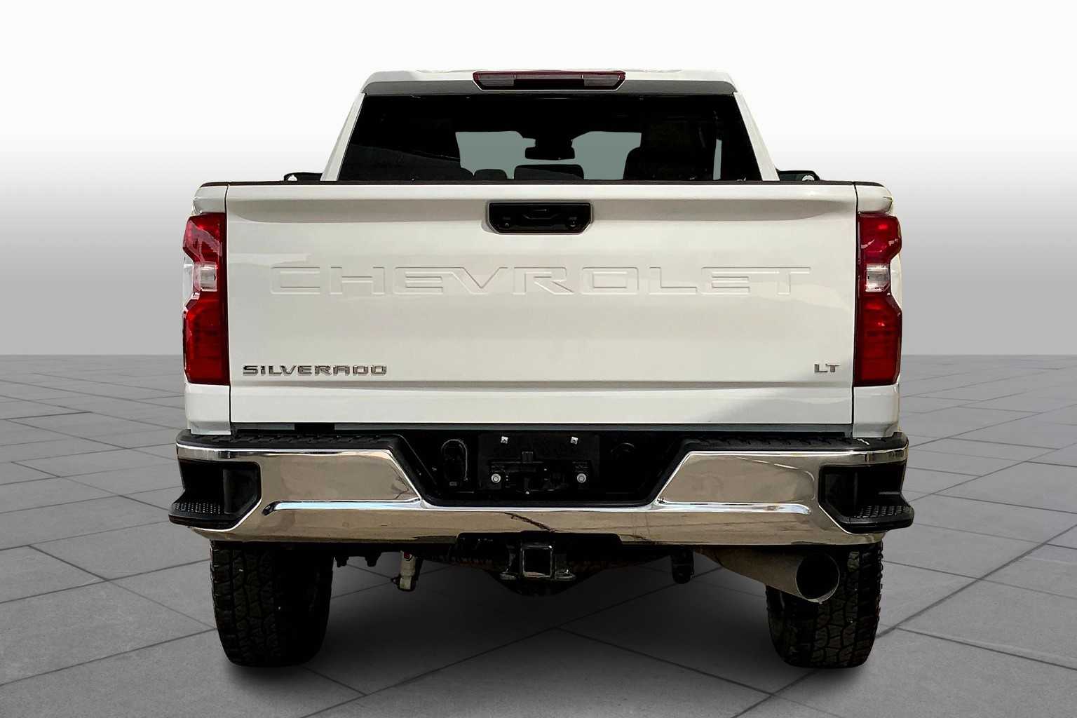 2024 Chevrolet Silverado 3500HD LT photo 3