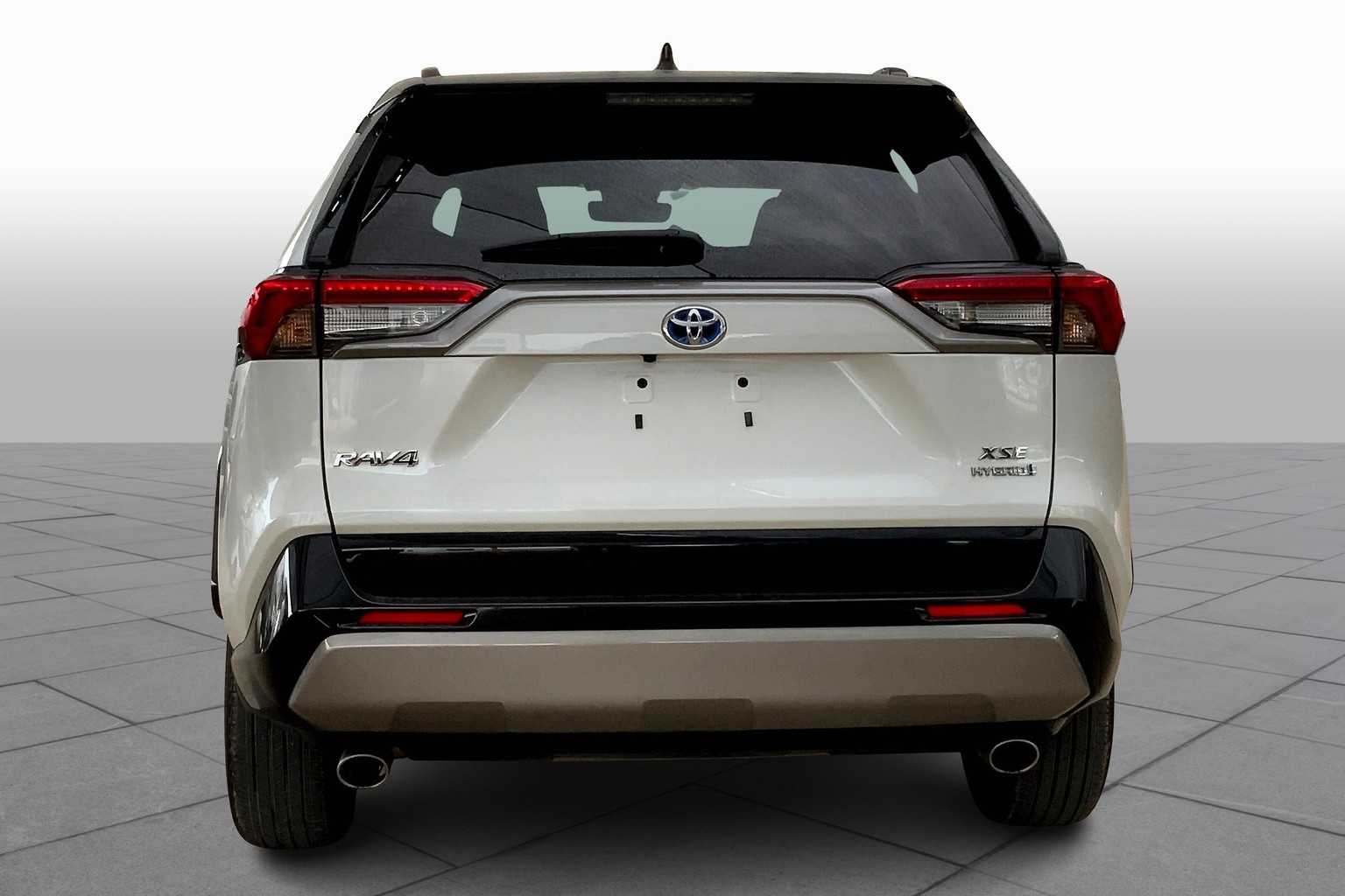 2023 Toyota RAV4 Hybrid XSE photo 3