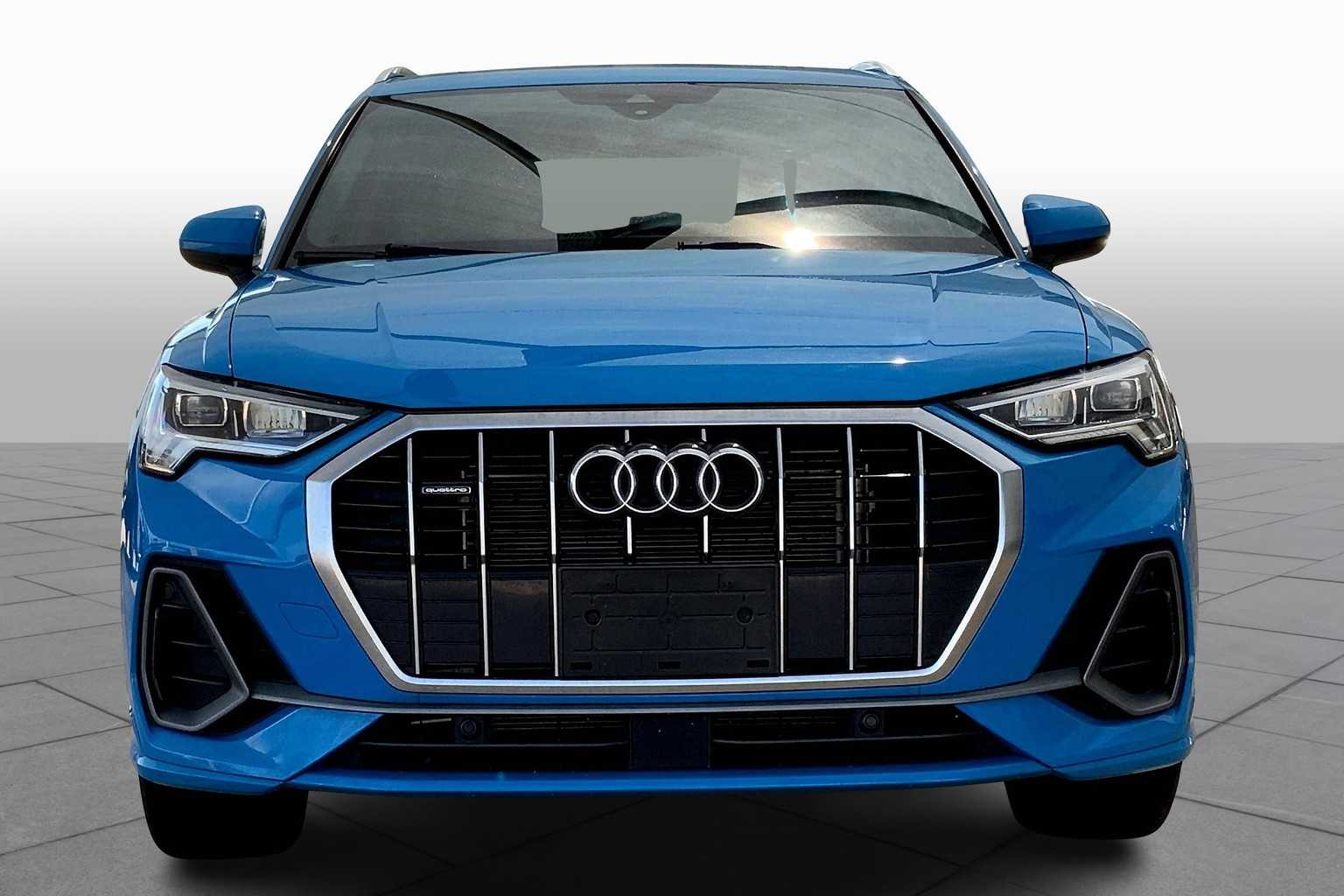 2023 Audi Q3 S line Premium photo 2
