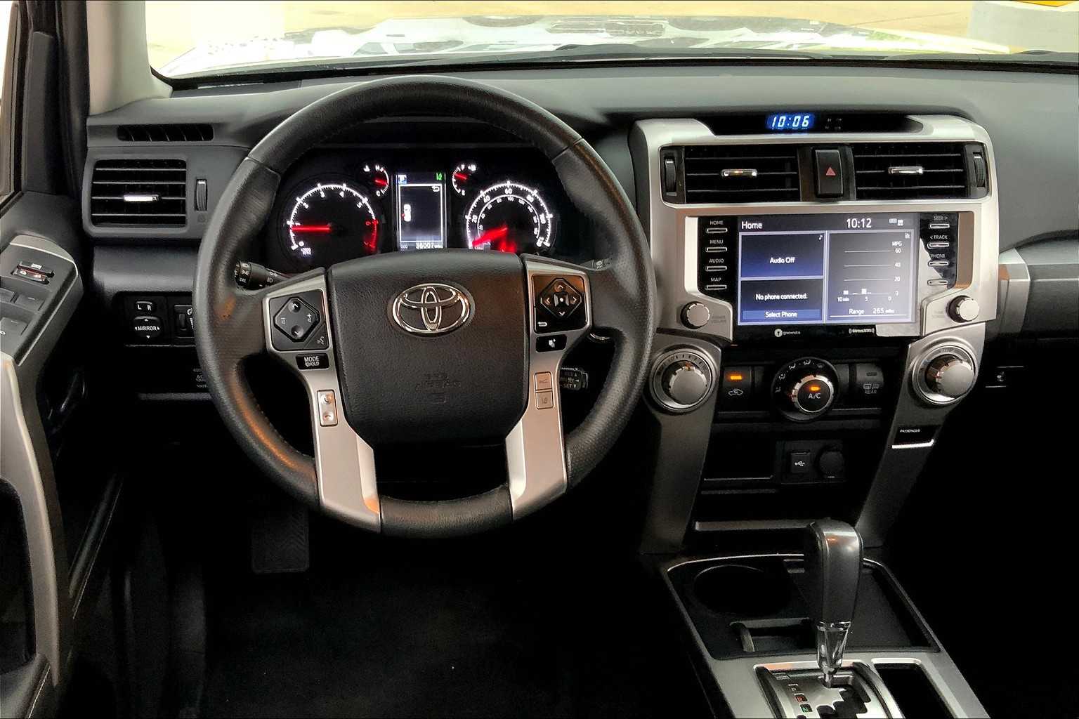 2024 Toyota 4Runner SR5 photo 4