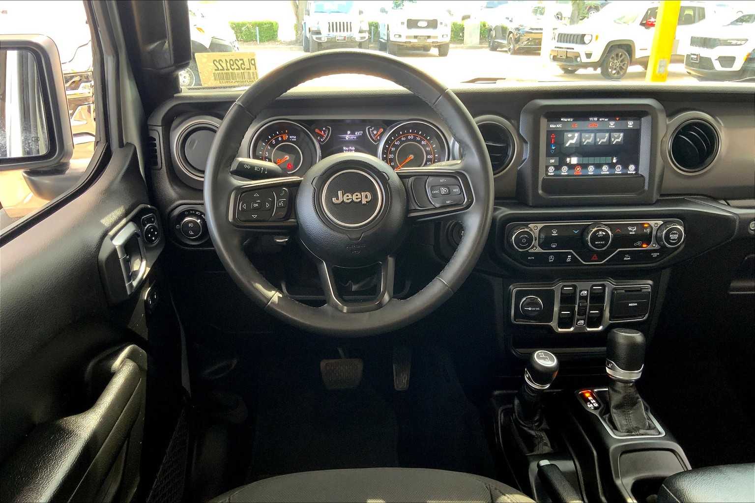 2023 Jeep Gladiator Sport S photo 4