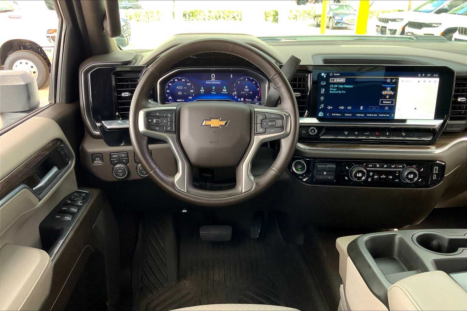 2024 Chevrolet Silverado 3500HD LT photo 4