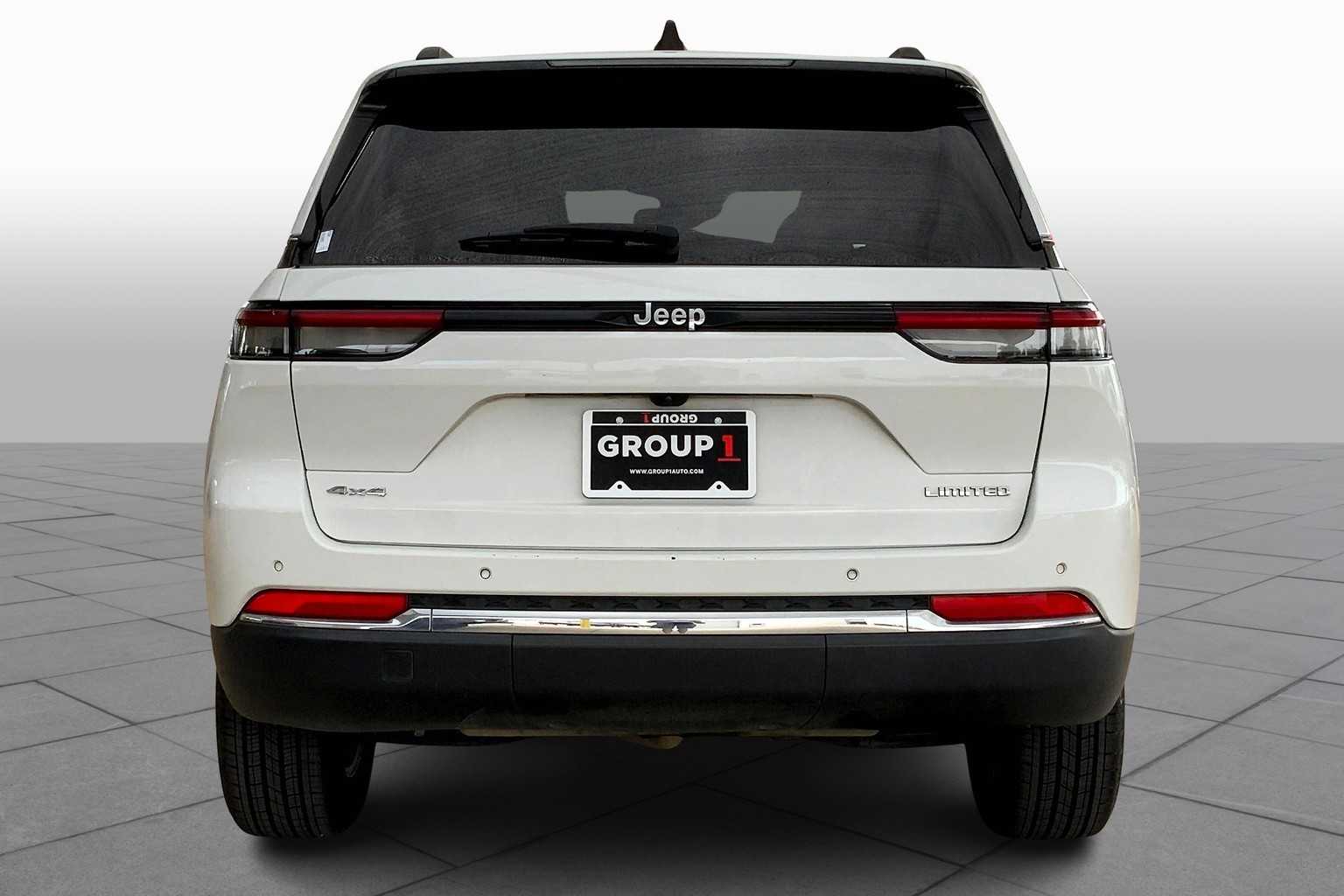 2023 Jeep Grand Cherokee Limited photo 2