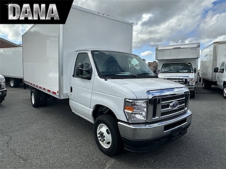 2024 Ford E-450 Cutaway Box Truck Cab/Chassis