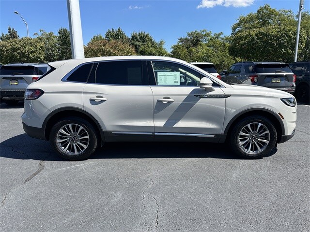 2023 Lincoln Nautilus Standard photo 4