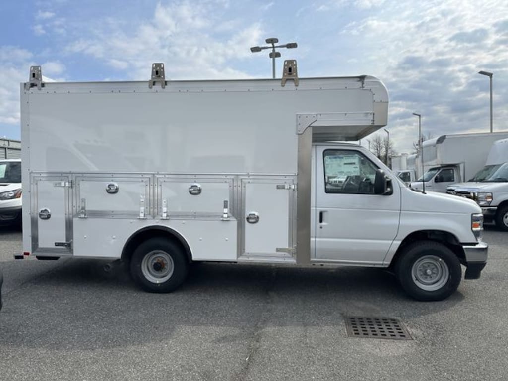 New 2026 Ford E-350 Cutaway Base Cab/Chassis