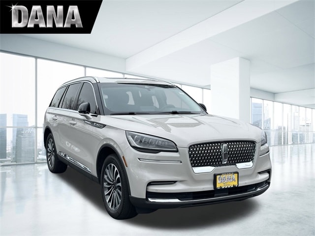 2022 Lincoln Aviator Base's photo